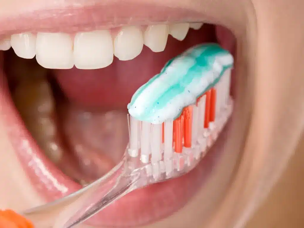 Benefits of Not Rinsing Toothpaste